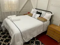 Cabin style family home, great views, 15mins from renown beaches in Port Antonio Hotels in 