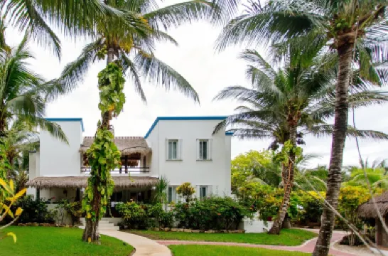 Spacious Beachside Villa with Gourmet Cook, Pool, WiFi – Large Sandy Clean Beach 住宿飯店
