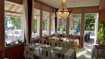 Kolbäcks Gästgivaregård Отели в г. Кёпинг