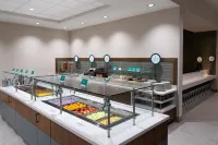 Embassy Suites by Hilton Lincoln - Bữa sáng