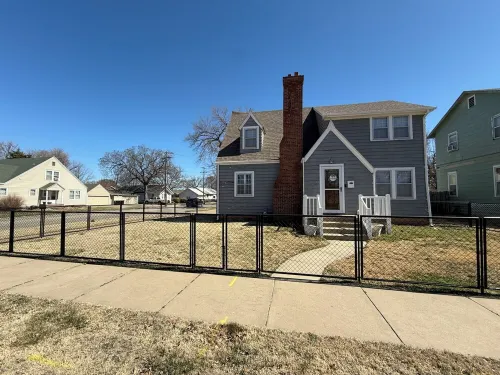 Cozy Corner Cottage - 4 Bed/2 BathNo Cleaning Fee!