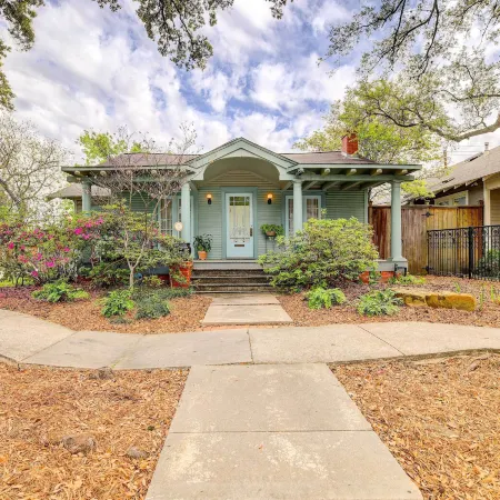 Pet-Friendly Garden Studio in Woodland Heights!
