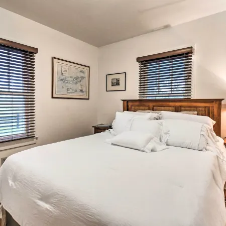 Restored 1920's Cottage on 1 Acre w/ Fire Pit