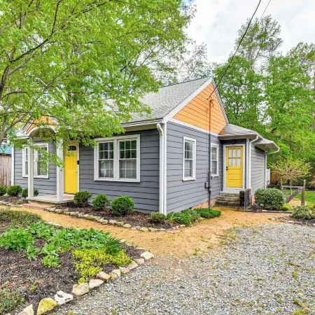 Renovated Carrboro House with Deck and Fire Pit!