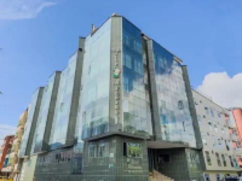 Hotel Alcaravan Medellín メデジンのホテル