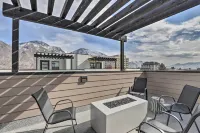 Chic & Sunny Provo Townhome w/ Rooftop Deck! - parkir