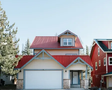 Private Hot Tub & Fireplace, Steps to Lift & Bike Trails, Short Drive to Golf. 金伯利酒店