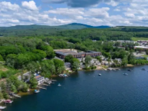 Cozy Studio w/ Kitchenette Near Gunstock Mtn, Lake, Weirs Beach, & Pavilion Hotels in Gilford