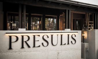 Presulis Hideaway Apartments & Restaurant