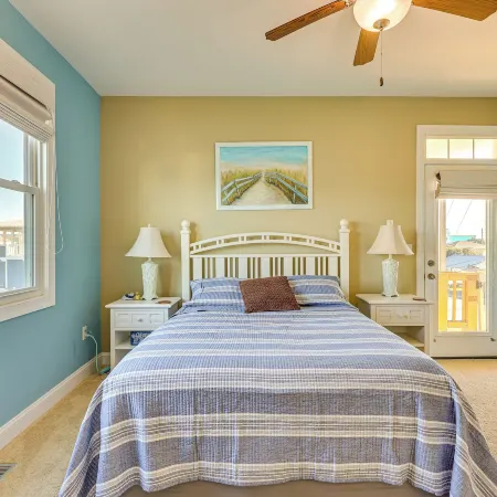 Chic Surf City Retreat w/ Pool < 1 Block to Beach!
