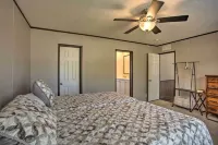 適合家庭的Madill住宅：寧靜的環境 - 停車場