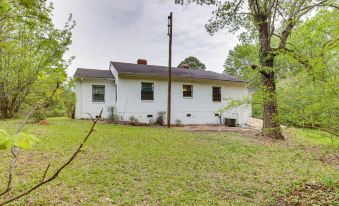 Cozy Tuskegee Home - 20 Mi to Auburn University!