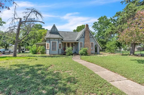 Bright & Fun 3Br Cozy Nook 3 Bedroom Home by RedAwning