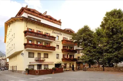 Hotel Sassella - Ristorante Jim Hotel in zona Crotti di Piattamala