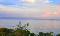 Bukit Pool Suites Hotels in Gili Asahan
