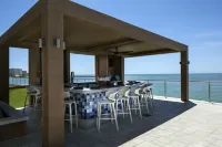 Opal Sands - bar
