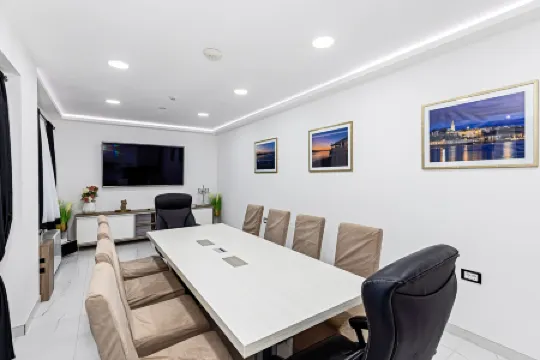 Fors Resort & Spa Отели рядом с достопримечательностью «Земун»