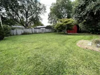 Newly renovated- 2.5 mi to Downtown Riverfront