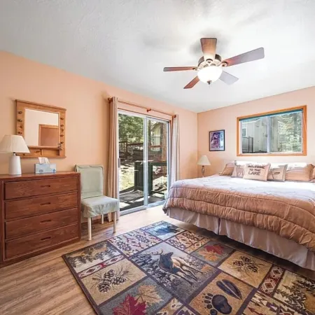 2-bedroom cabin in Lake Almanor West.