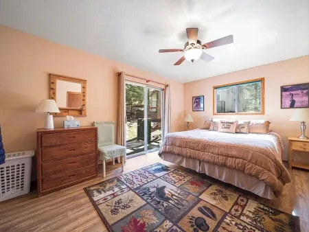 2-bedroom cabin in Lake Almanor West.