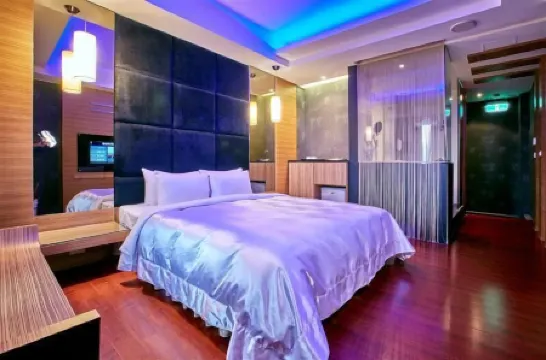 Gold Motel