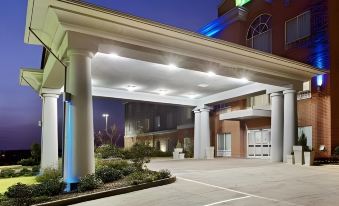 Holiday Inn Express & Suites Graham