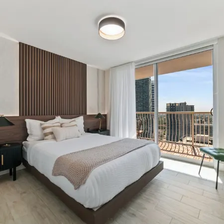Brickell Highrise: City & Ocean Views/Gym/Pool