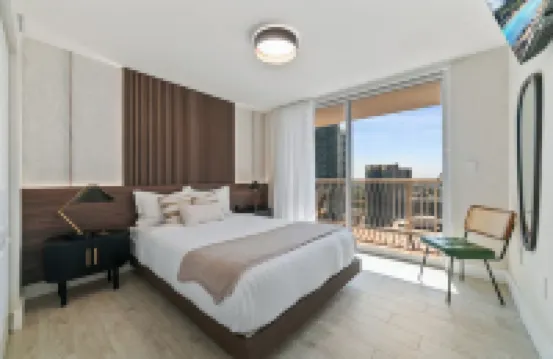 Brickell Highrise: H. Pool/Gym/Ocean & City Views