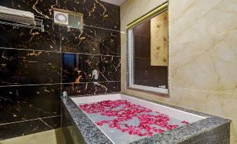 Treebo Premium Royal Amar with Mountain View, 2 Km from Pushkar Lake