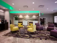 La Quinta Inn & Suites by Wyndham Virginia Beach Hotels near Cavalier Park