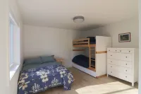 Lupine Lodge with Mountain Views