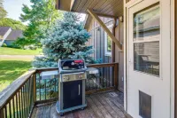 Overland Park Home w/ Fenced-in Yard & Gas Grill! - Homestays