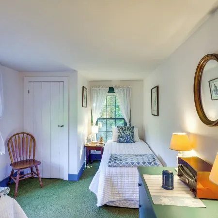 Tranquil 3 BR Stockbridge House w/ Private Deck!