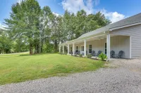 11 Mi to Troy University: Family Home w/ Yard - 3-Star