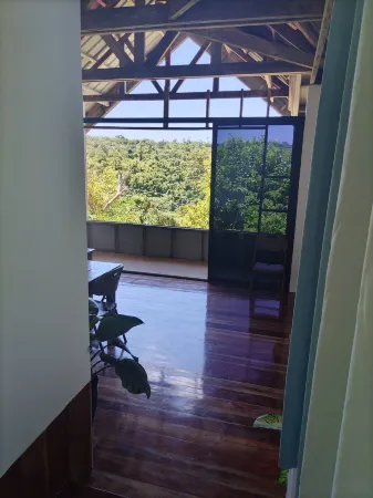 Siquijor Overlooking House 100 Meters Before Cambugahay Falls Отели рядом с достопримечательностью «Old Enchanted Balete Tree»