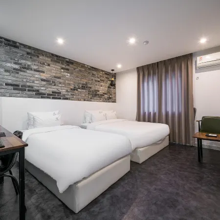 Gray Hotel Отели рядом с достопримечательностью «Храм Беомеоса»