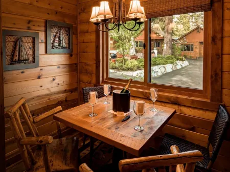Cedar Glen Lodge Отели в г. Тахо Виста