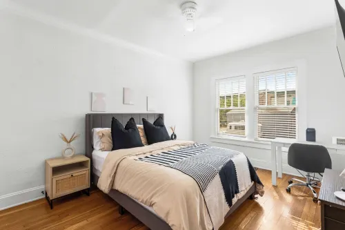 Charming 2-bedroom apartment in dowtown Decatur/ 20 min from downtown ATL