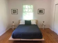 Farmhouse with private pool/hot tub on 50 acres