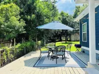 Georgia Blue Cottage Hotels near Thomasville Genealogical History & Fine Arts Library