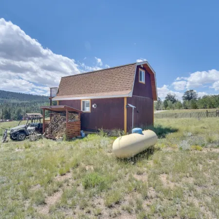 Secluded Jefferson Cabin w/ Deck + Mountain Views!
