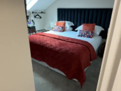 The courtyard bar, kitchen, rooms Hoteles en Falkirk