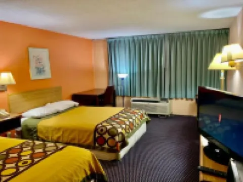 Red Carpet Inn  & Suites  Lima Hotels in Lima