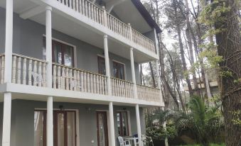 4 Bed Villa-Sleeps 8-Parking-Garden-Sea View