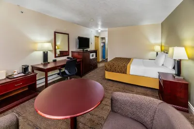 Econo Lodge Inn & Suites High Level Hotels in High Level