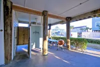 Beautiful Home with Direct Beach Access
