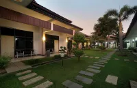 Grand Trisula Hotel Indramayu - Bintang 2