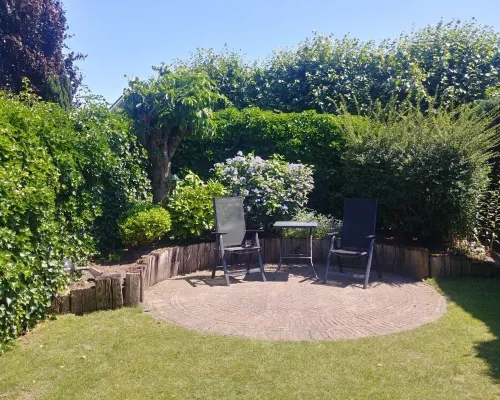 Spacious and homely apartment, private garden, fully equipped, close to nature Hotels in Enter