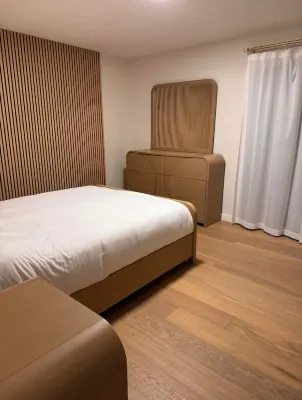 Charming room in a house in tranquil Mission Viejo with WiFi, and AC Lake Mission Viejo附近的飯店