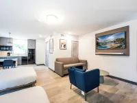 Rolo Beach Hotel Hotels near Las Olas Beach